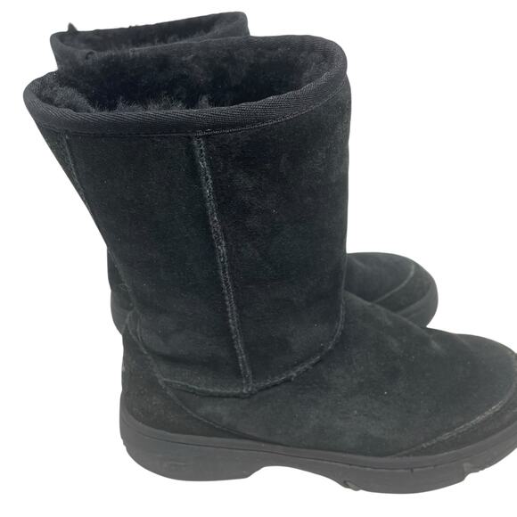 UGG Australia Ultimate Short Boot Women’s Size 7 Black Leather Sheepskin Lining - Picture 2 of 15